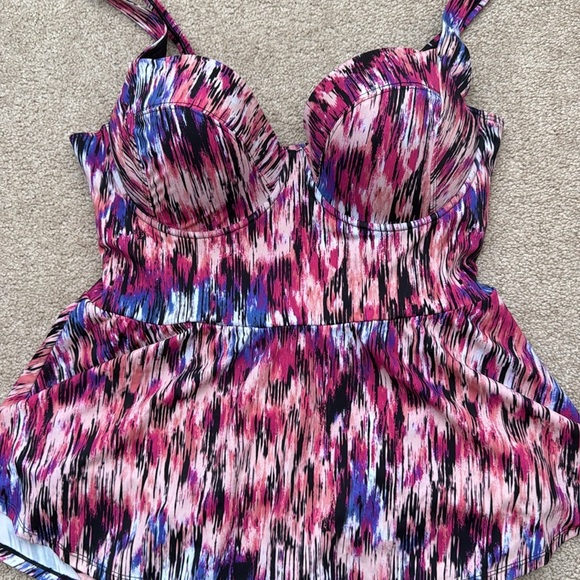 Torrid Peplum Skirted Mirage Print Underwire Push Up One Piece Swimsuit Size 2X - Picture 5 of 10